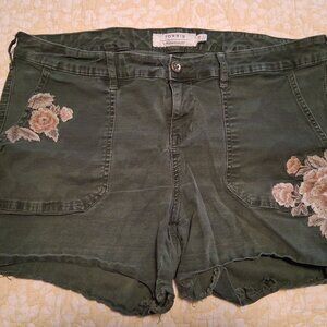 Women's Shorts, Torrid brand, size 18, Dark Green Camo/Flower appliques